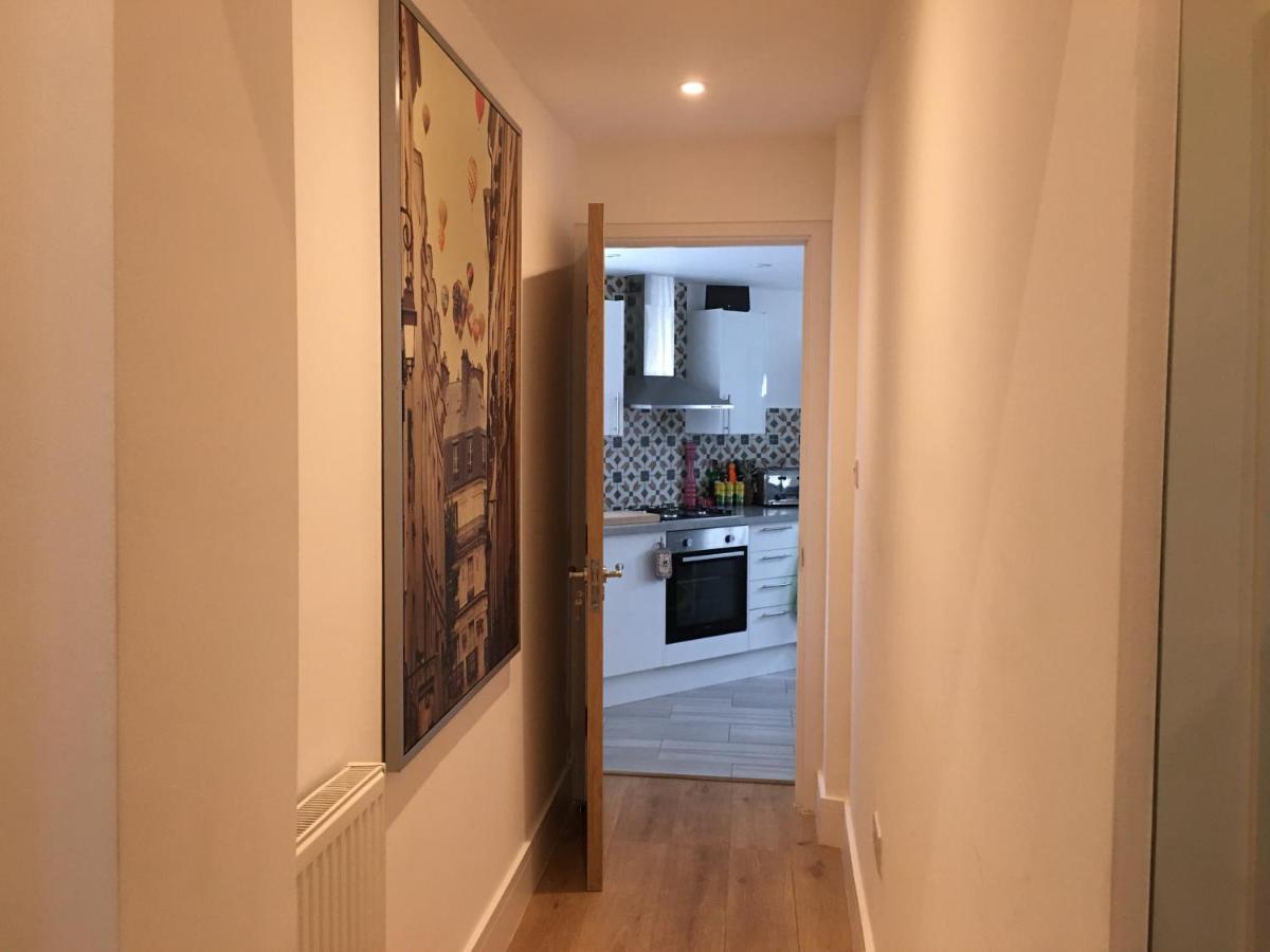 Апартаменты Bagshot Pennyhill Camberley Ascot Luxury 2 Beds 1 Bath Sleeps 4 Pets Ok Permit Parking Экстерьер фото